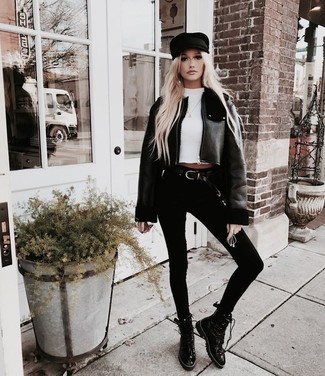 Какие короткие дубленки носить с белым укороченным топом