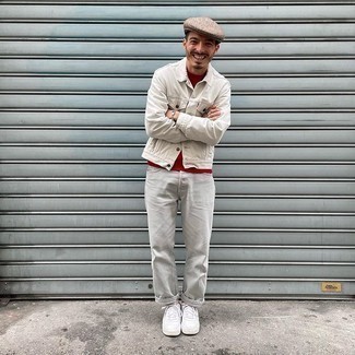 Какие джинсы носить с белой джинсовой курткой мужчине