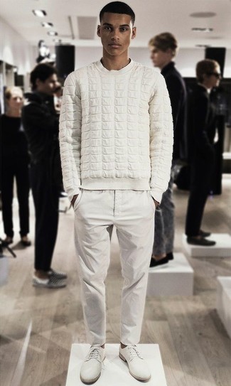 Какие брюки чинос носить с белыми туфлями дерби