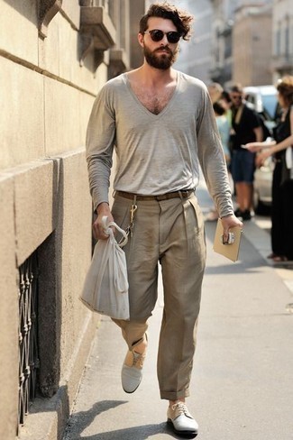 Какие брюки чинос носить с белыми туфлями дерби