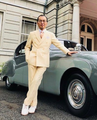 Какие костюмы носить с белыми туфлями дерби