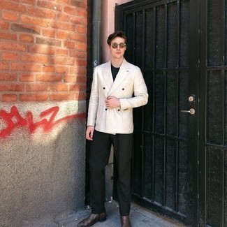 Какие брюки чинос носить с белым двубортным пиджаком