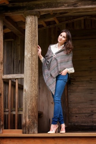 С чем носить белую блузу на пуговицах с вышивкой