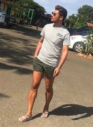 С чем носить белые сланцы мужчине