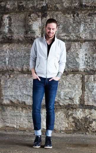 Какие джинсы носить с белой курткой харрингтон