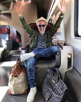 Какие косухи носить с белыми высокими кедами мужчине