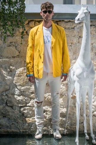 Какие пиджаки носить с белыми высокими кедами мужчине