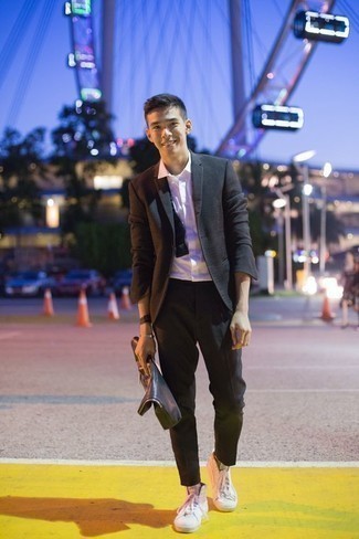 Какие пиджаки носить с белыми высокими кедами мужчине