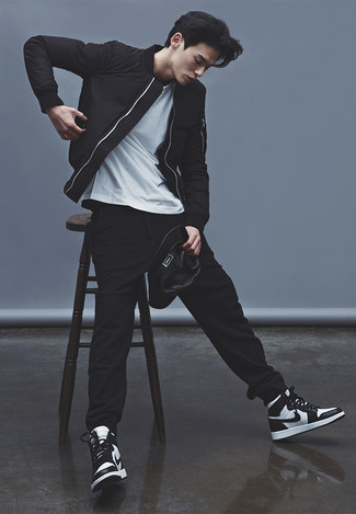 Какие бомберы носить с белыми высокими кедами мужчине