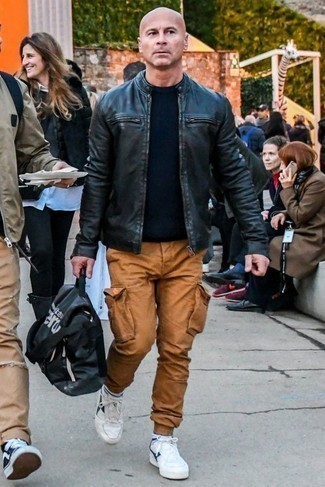 Какие бомберы носить с белыми высокими кедами мужчине