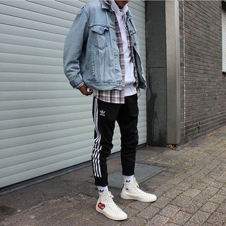 Какие джинсовые куртки носить с белыми высокими кедами мужчине