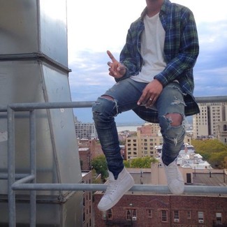 Какие джинсы носить с белыми высокими кедами мужчине