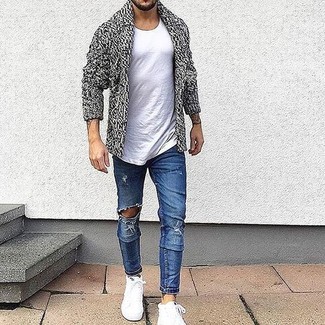 Какие джинсы носить с белыми высокими кедами мужчине