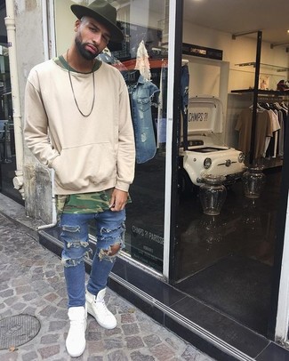 С чем носить белые высокие кеды мужчине