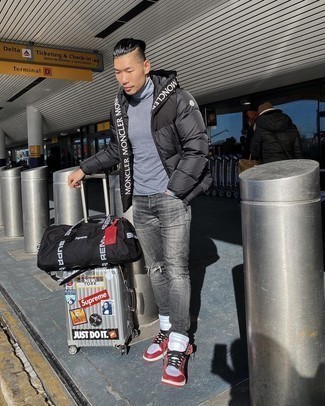 Какие водолазки носить с белыми высокими кедами мужчине