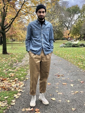 Какие водолазки носить с белыми высокими кедами мужчине