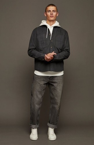 Какие джинсы носить с белым худи мужчине