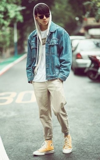Как носить белый худи с голубой джинсовой курткой мужчине