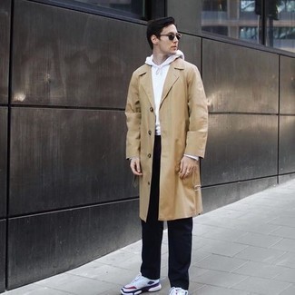 Какие плащи носить с белым худи мужчине