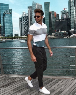 С чем носить белую футболку-поло в горизонтальную полоску мужчине