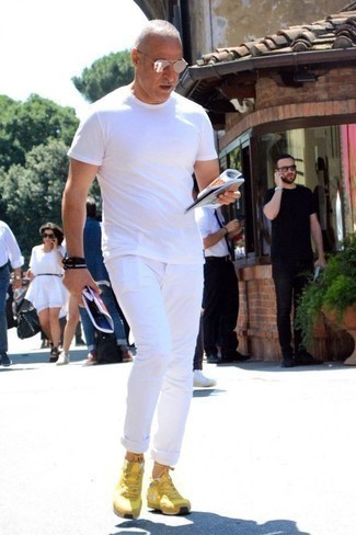 Какие кроссовки носить с белыми джинсами мужчине