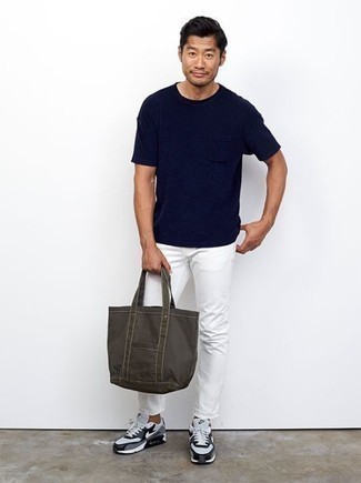 Какие кроссовки носить с белыми джинсами мужчине