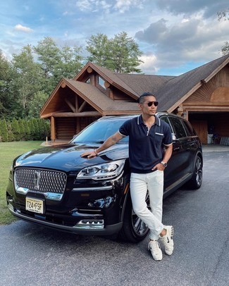 Какие кроссовки носить с белыми джинсами мужчине