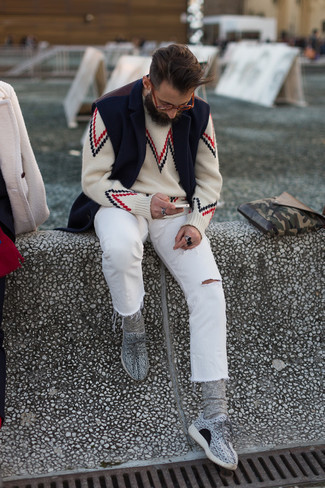 Какие кроссовки носить с белыми джинсами мужчине