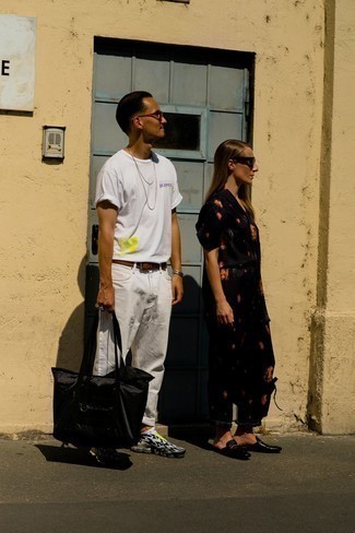 Какие кроссовки носить с белыми джинсами мужчине