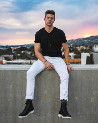 Какие повседневные ботинки носить с белыми джинсами мужчине