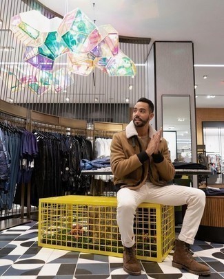 Какие повседневные ботинки носить с белыми джинсами мужчине