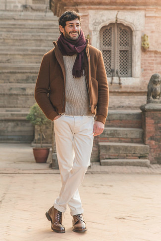 Какие повседневные ботинки носить с белыми джинсами мужчине