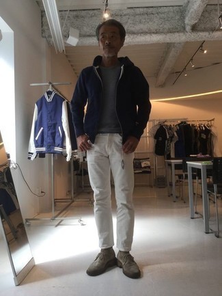 Какой худи носить с белыми джинсами мужчине