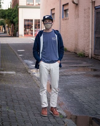 Какой худи носить с белыми джинсами мужчине