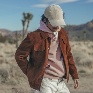 Какой худи носить с белыми джинсами мужчине