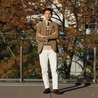 Какие лоферы носить с белыми джинсами мужчине