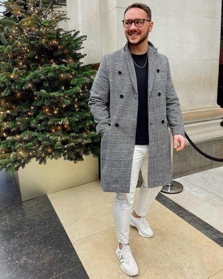 Какие длинные пальто носить с белыми джинсами