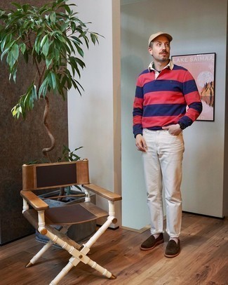 Какие свитеры с воротником поло носить с белыми джинсами мужчине