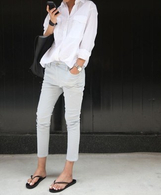 Какие вьетнамки носить с белыми джинсами
