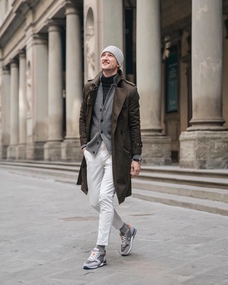 Какие плащи носить с белыми джинсами мужчине