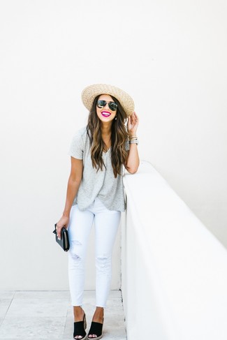 Какие босоножки на танкетке носить с белыми джинсами