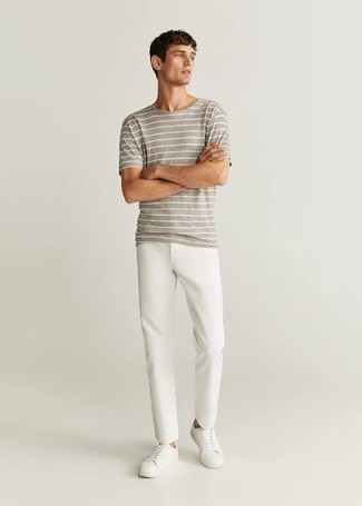 Как носить белые джинсы с белыми низкими кедами мужчине