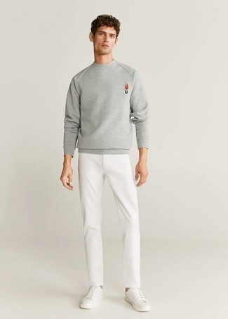 Как носить белые джинсы с белыми низкими кедами мужчине