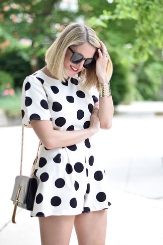 С чем носить белый комбинезон