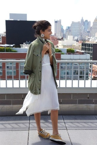 С чем носить белое кружевное платье