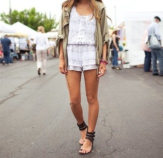 С чем носить белый кружевной комбинезон