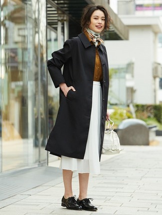 С чем носить белую кожаную сумку-мешок