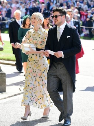 С чем носить белый кожаный клатч