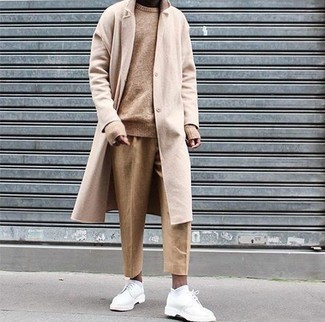 С чем носить белые кожаные туфли дерби