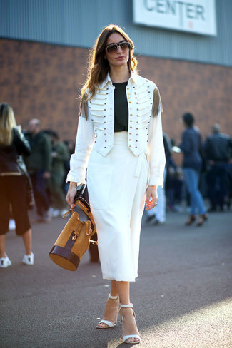 С чем носить белые кожаные босоножки на каблуке